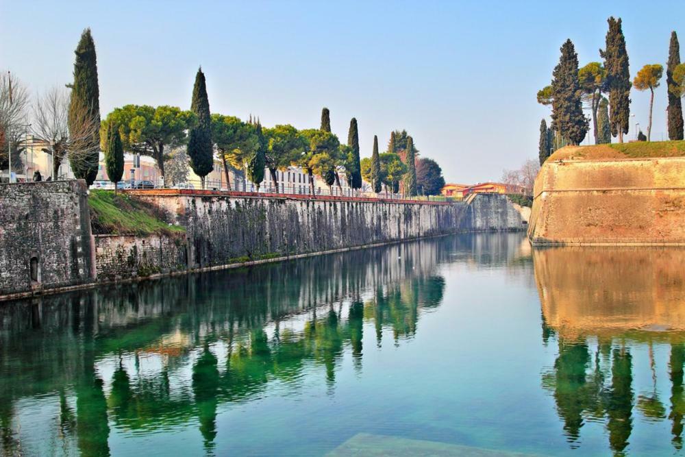Sk Home Peschiera del Garda Bagian luar foto